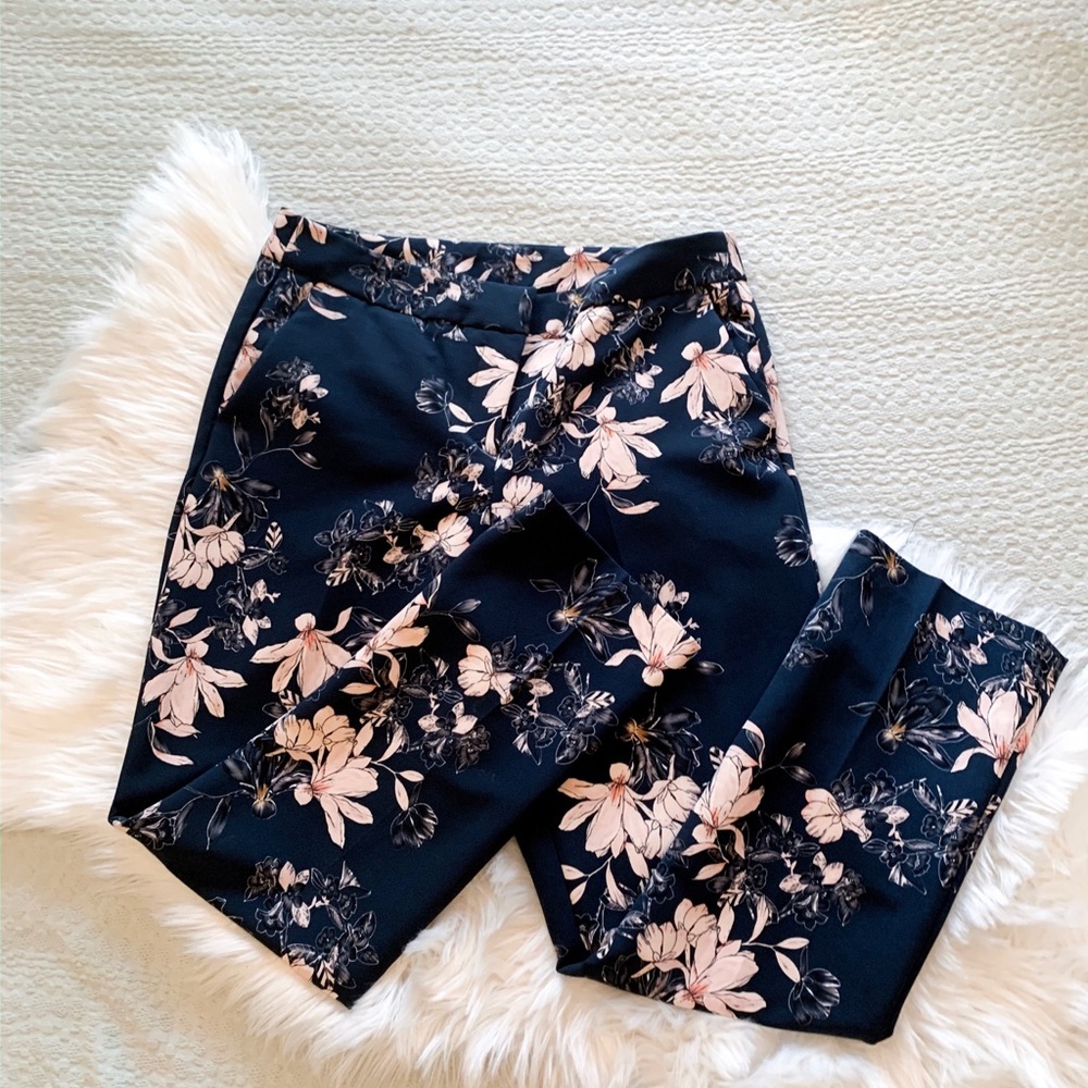 Floral Wide-Legged Pant